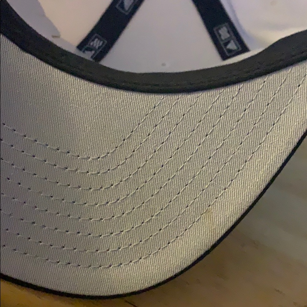 Adidas hat - Picture 6 of 7